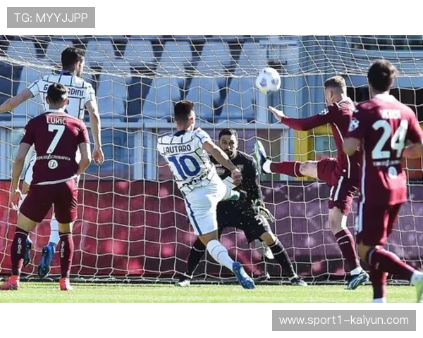 博洛尼亚角球战术显效,若奥马里奥乱战破门凸显定位球得分效率