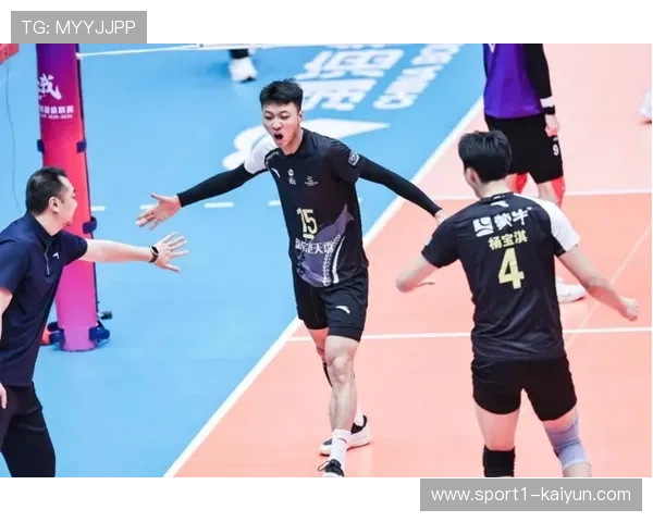 保定沃隶男排续约白俄罗斯副攻康斯坦辛 上赛季发球得分榜第九